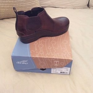 Dansko bootie. Never worn size 38